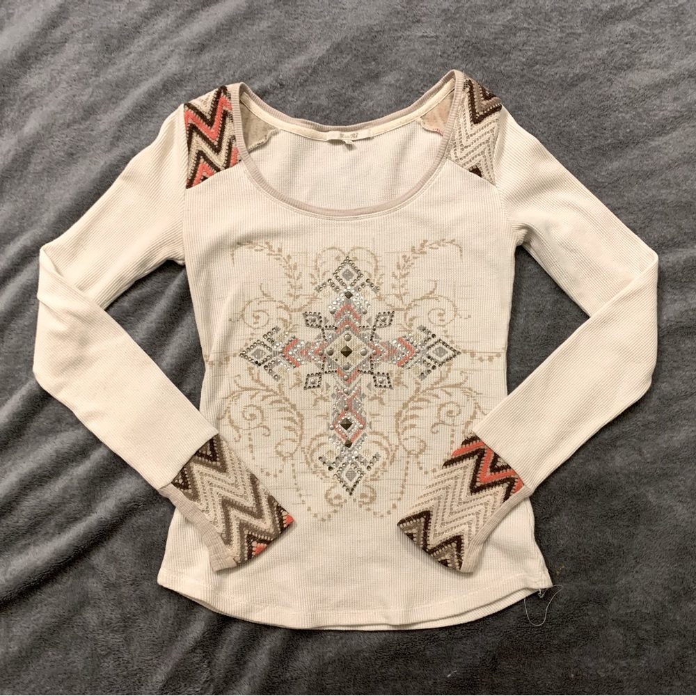 Miss Me Women’s Size Small EUC long sleeve cream shirt